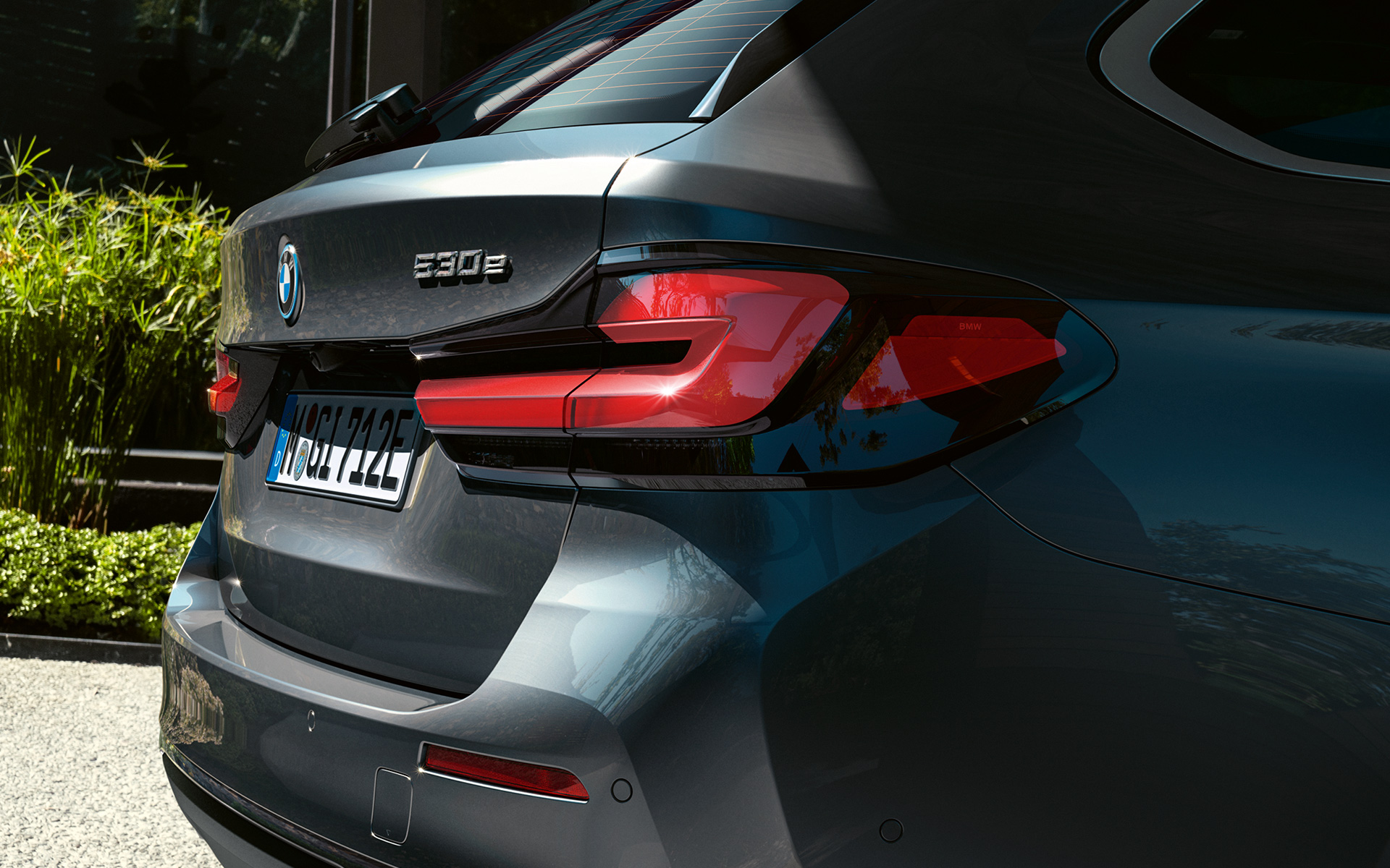 Rückleuchten in 3-D-Form BMW 5er Touring G31 LCI Rückleuchten in 3-D-Form BMW 5er Touring G31 Facelift 2020 Sophistograu Nahaufnahme Heck