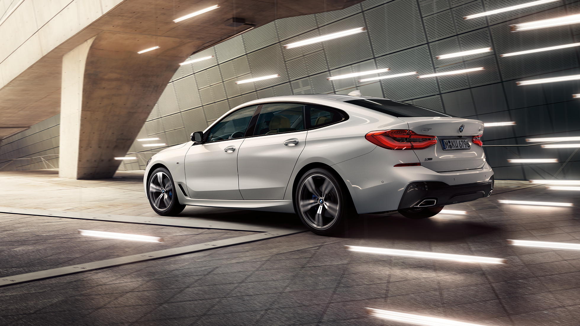 BMW 6er Gran Turismo G32 Dreiviertel-Seitenansicht von hinten BMW 6er Gran Turismo G32 2017 Mineralweiß metallic Dreiviertel-Seitenansicht von hinten