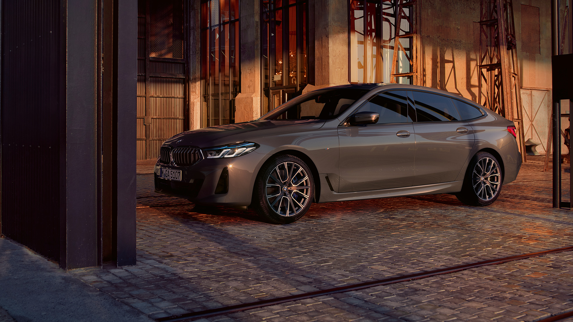 Silhouette BMW 6er Gran Turismo G32 2020 BMW 6er Gran Turismo 640i xDrive G32 2020 Berninagrau seitliche Perspektive