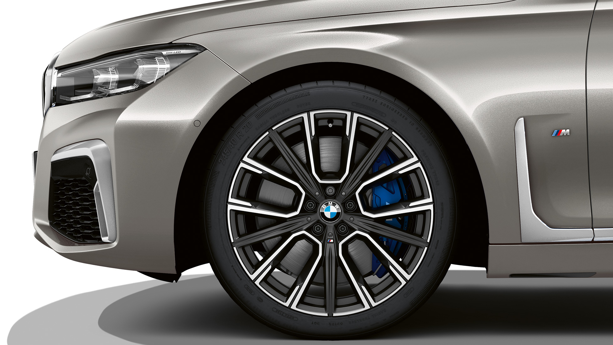 BMW Série 7 Berline avec Kit M Sport, jantes G11 BMW Série 7 Berline avec Kit M Sport : vue en gros plan des jantes G11