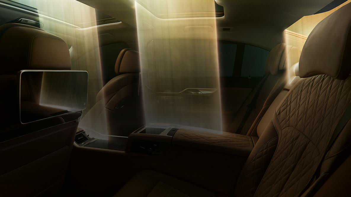 BMW 7er Interieur G11 BMW 7er Interieur: Lichteinfall durch das Panorama-Glasdach G11