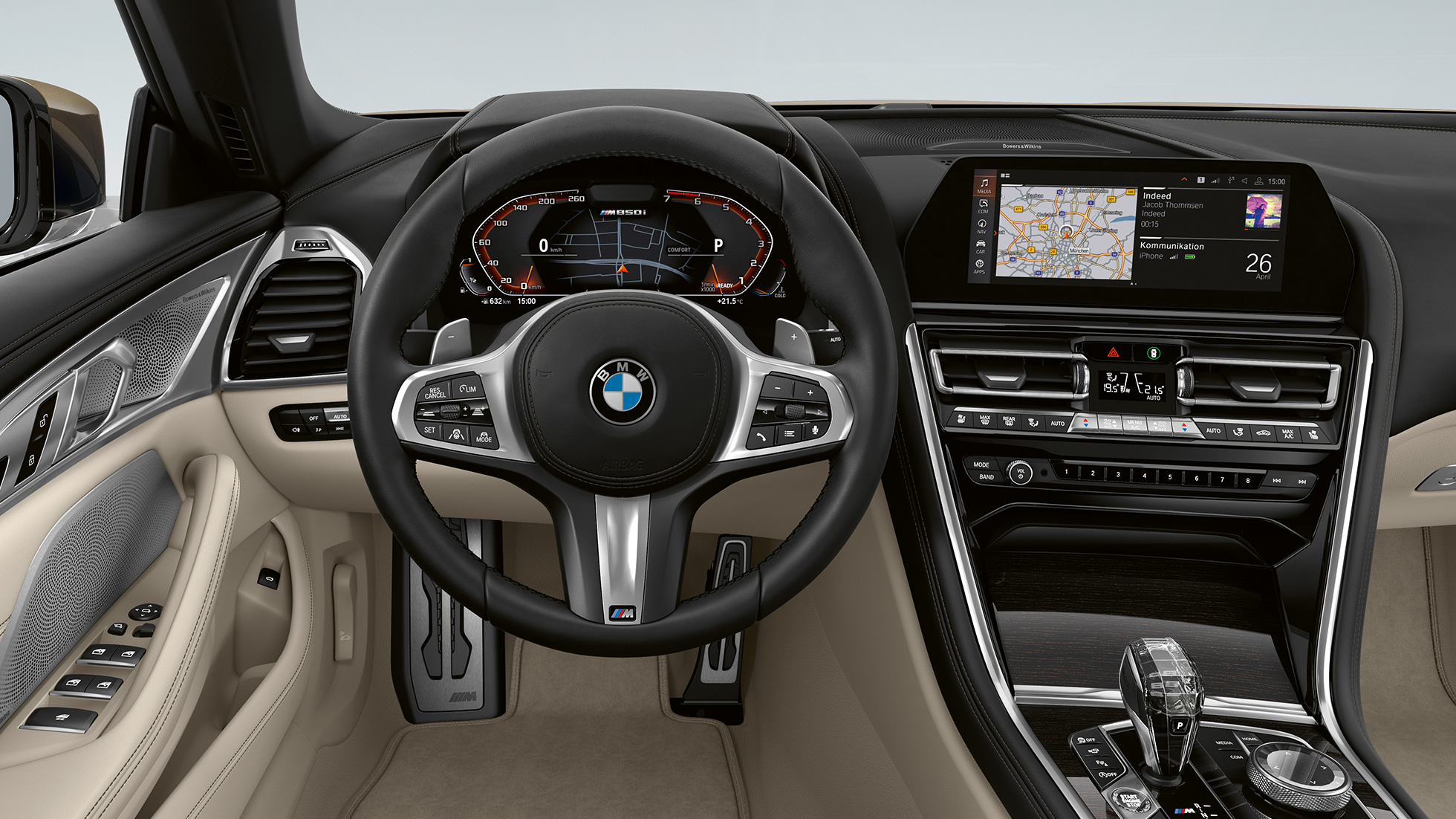 BMW M850i xDrive, Dravitgrau metallic, Cockpit mit M Lederlenkrad G14.