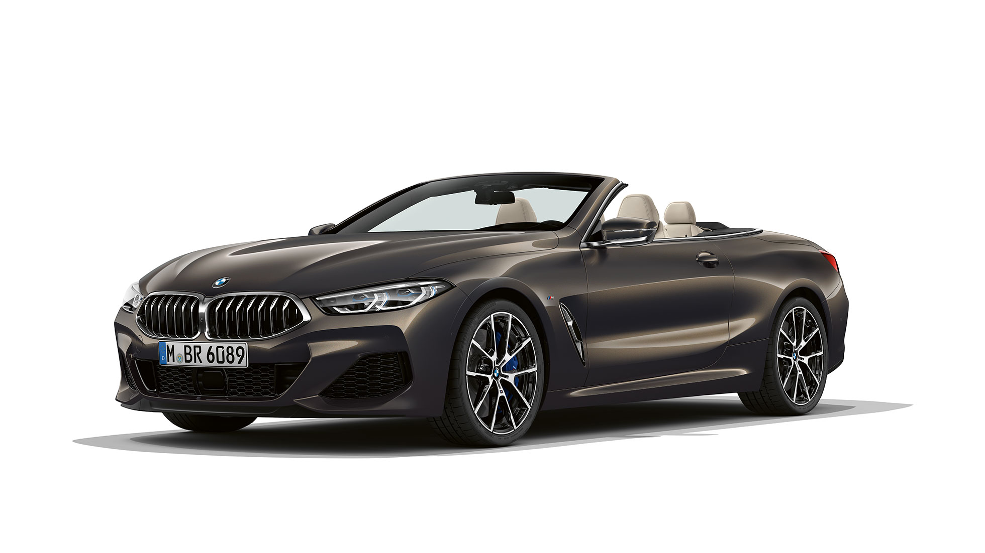 BMW M850i xDrive, Dravitgrau metallic, Dreiviertelansicht Front G14.