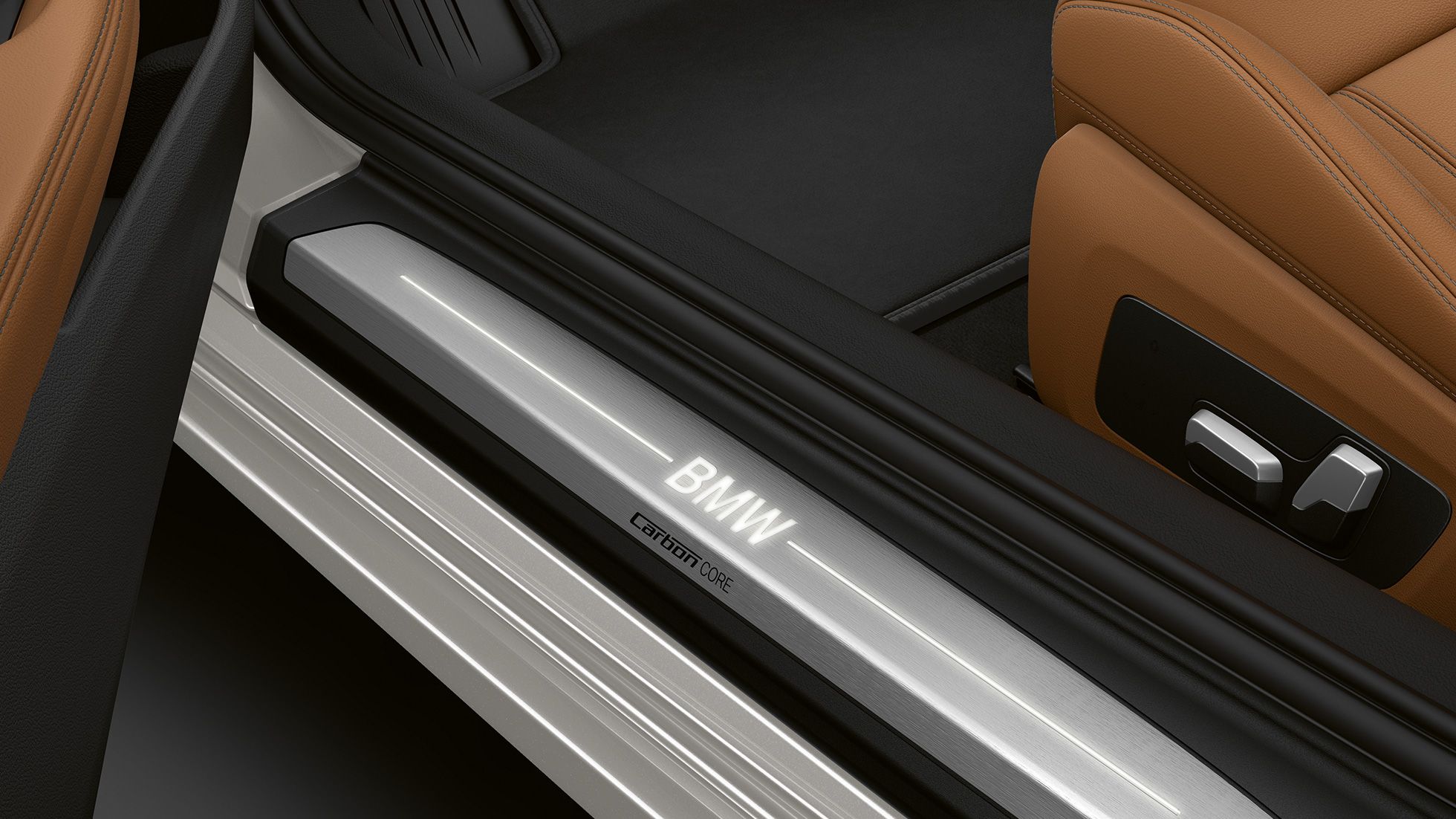 BMW 8er Coupé, Einstiegsleisten G15. BMW 8er Coupé, Einstiegsleisten mit beleuchtetem BMW Schriftzug G15.
