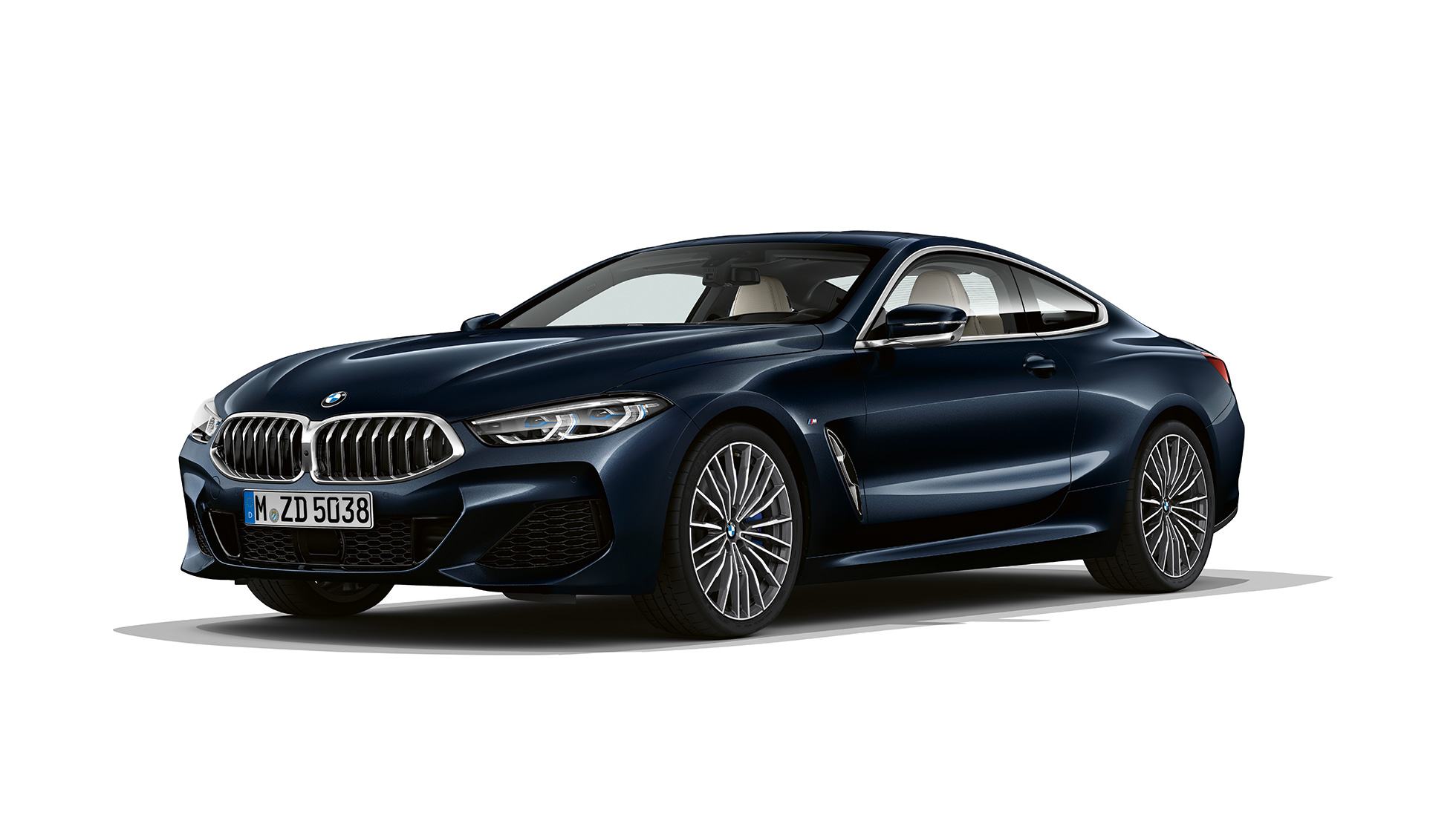 BMW 8er Coupé, Dreiviertel-Frontansicht G15. BMW 8er Coupé, Carbonschwarz metallic, Dreiviertel-Frontansicht G15.