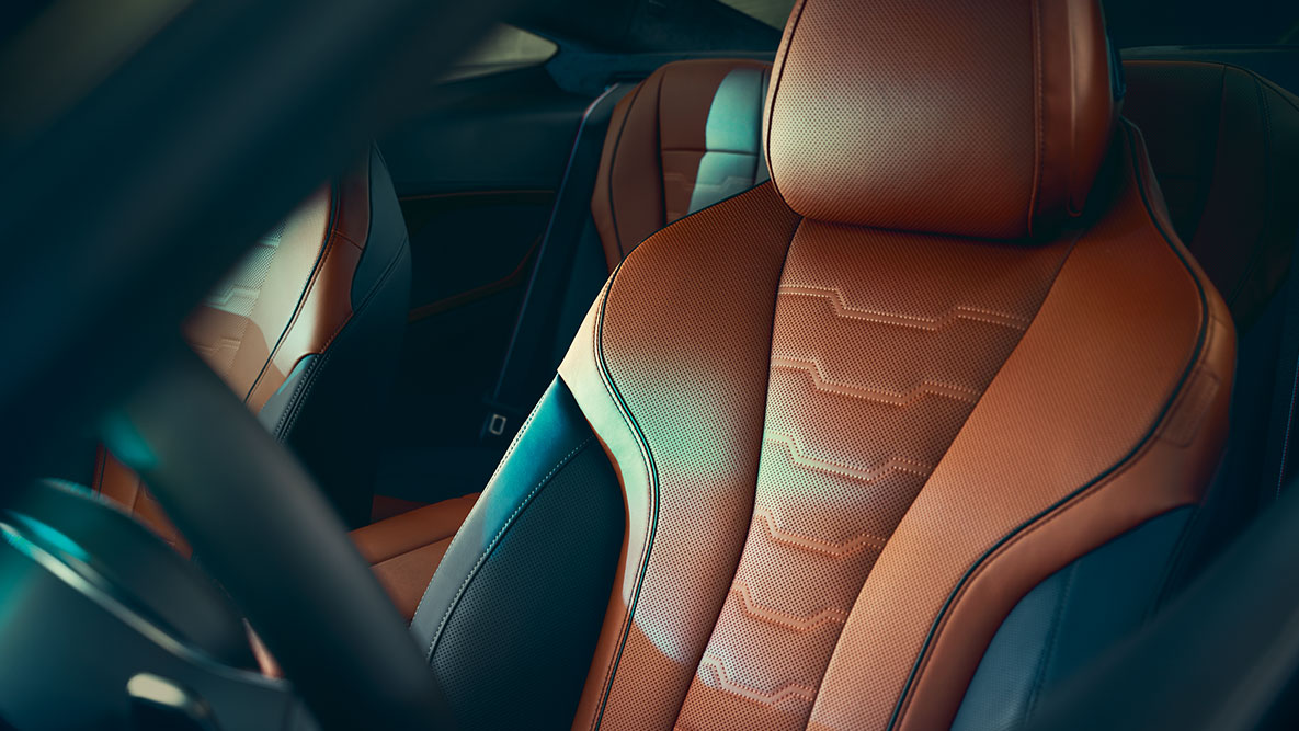 BMW 8er Coupé Multifunktionssitz. Nahaufnahme des BMW 8er Coupé Multifunktionssitzes in Leder 'Merino'.