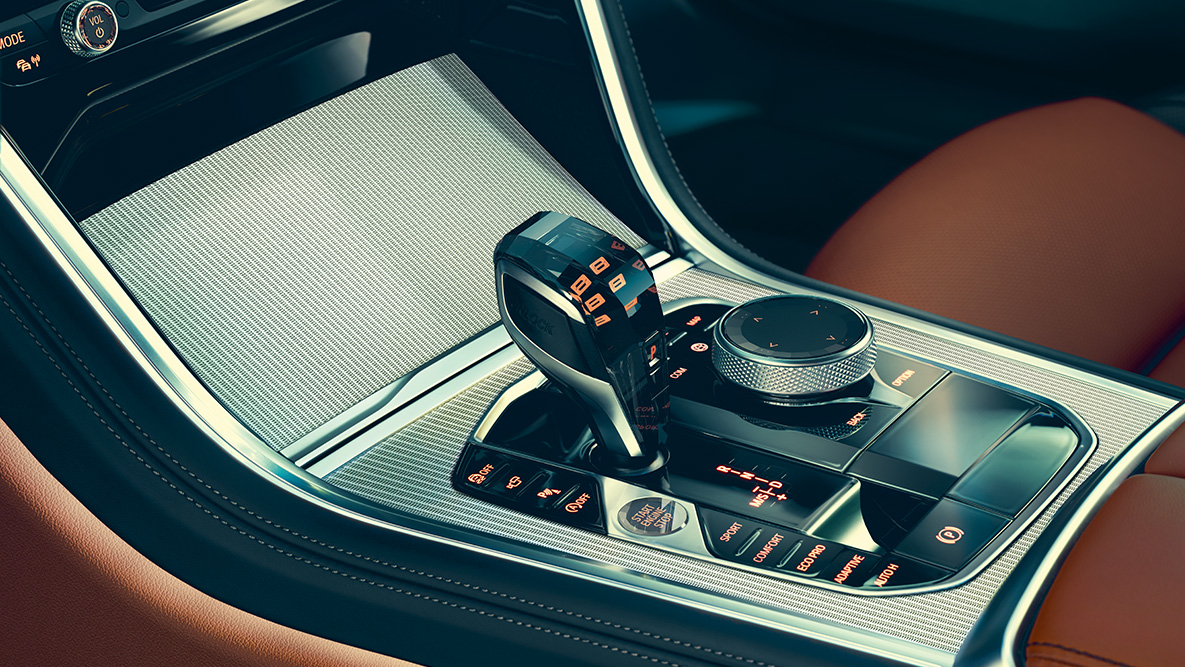 BMW 8er Coupé Glasapllikationen. Nahaufnahme der BMW 8er Coupé Glasapllikationen im Innenraum.