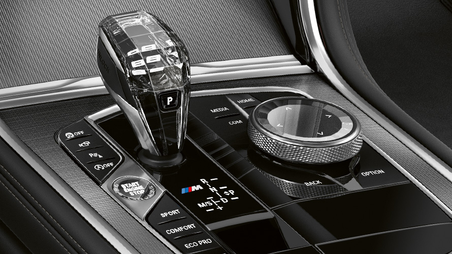 BMW Série 8 Gran Coupé, cockpit Pure Contrast G16