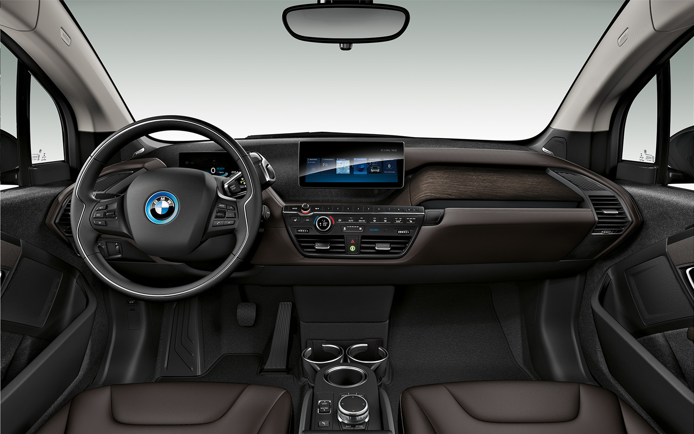 BMW i3s voiture électrique I01 2018 habitacle Habitacle de la BMW i3s I01 voiture électrique 2018, poste de conduite