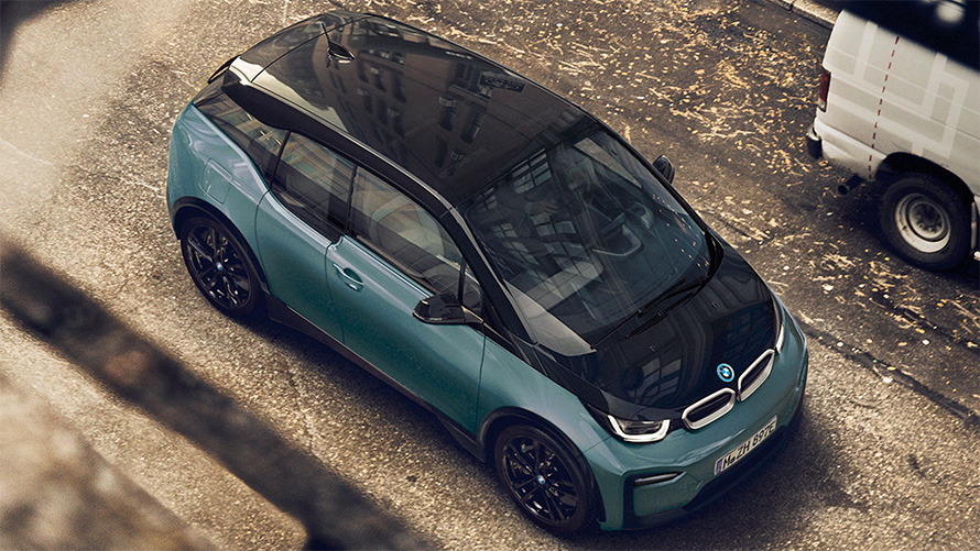 BMW i3 I01 2018 Blue Ridge Mountain avec accent Frozen Grey metallic vue en plongée du toit en carbone