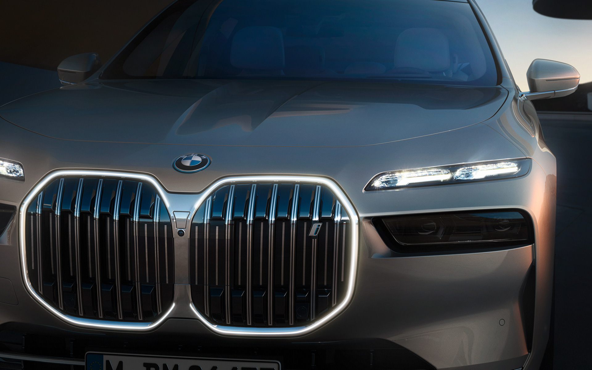BMW i7 Berline G70 extérieur naseaux BMW Iconic Glow BMW i7 Berline G70 extérieur naseaux BMW Iconic Glow avec lumière allumée