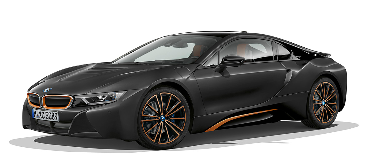 BMW i8 Coupé Ultimate Sophisto Edition, Dreiviertel-Front I12 BMW i8 Coupé Ultimate Sophisto Edition, Sophistograu, Dreiviertel-Front I12