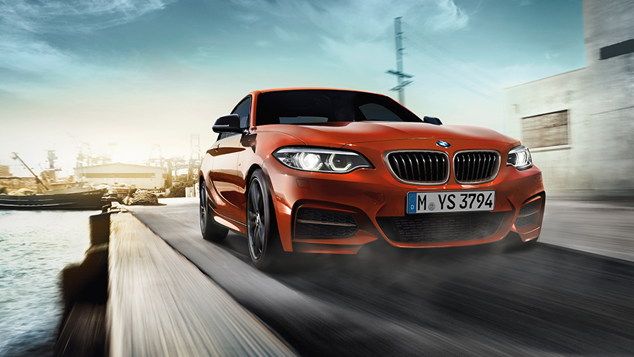 BMW Série 2 Coupé F22 2017 Sunset Orange metallic, vue de trois quarts de profil