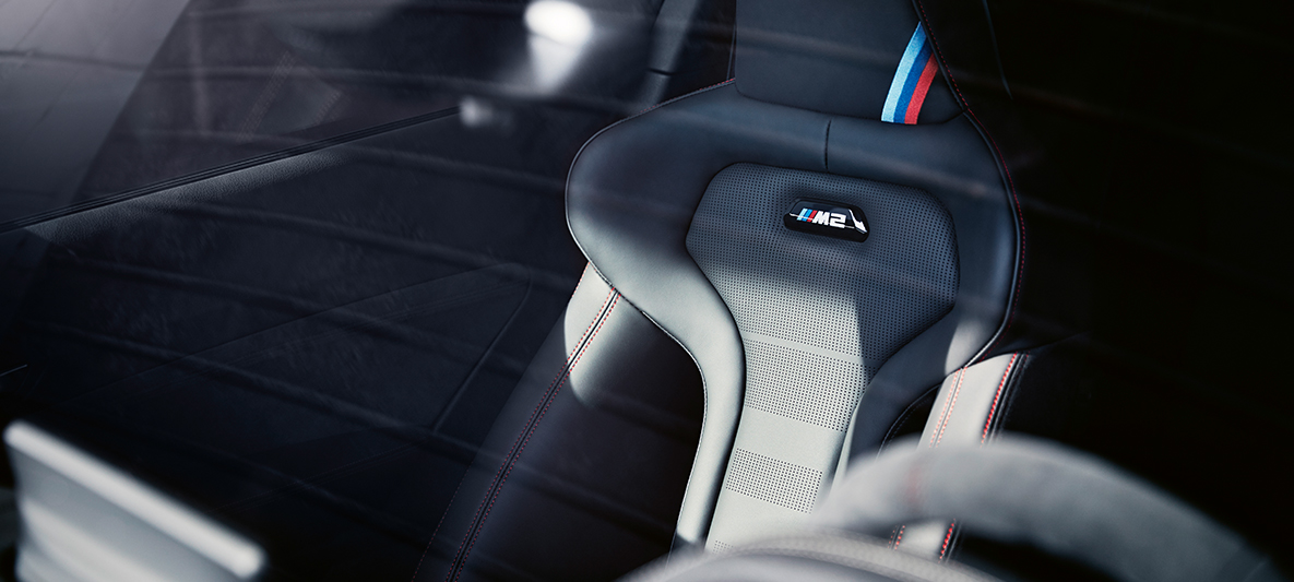 Sportsitze BMW M2 CS F87 Sportsitze BMW M2 CS F87 Misano Blau metallic Nahaufnahme