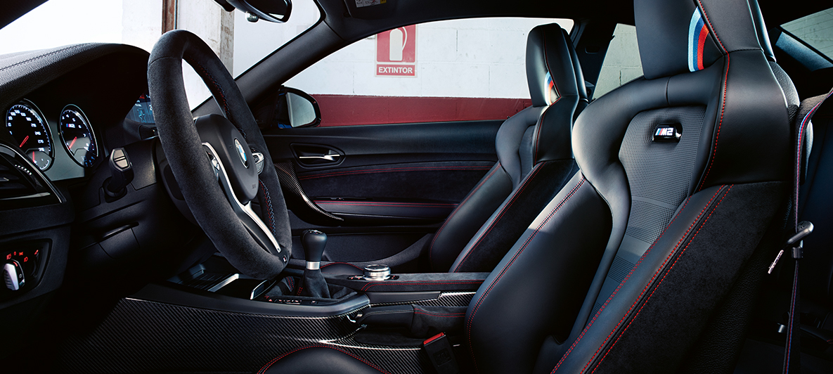 Innenraum BMW M2 CS F87 Innenraum BMW M2 CS F87 Misano Blau metallic Nahaufnahme