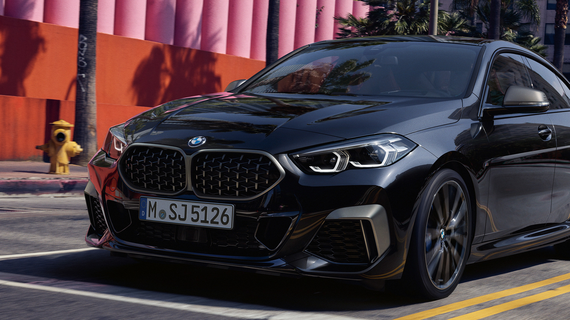Frontdesign BMW M235i xDrive Gran Coupé F44 Frontdesign BMW M235i xDrive Gran Coupé 2020 Saphirschwarz metallic F44 Dreiviertel-Frontansicht