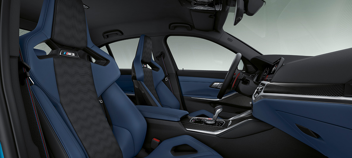 BMW Individual tout cuir Feinnarbe 'Merino' Fjordblau/Schwarz BMW M3 Berline 2021 G80 habitacle BMW Individual tout cuir Feinarbe 'Merino' Fjordblau/Schwarz BMW M3 Berline G80 2021 habitacle poste de conduite