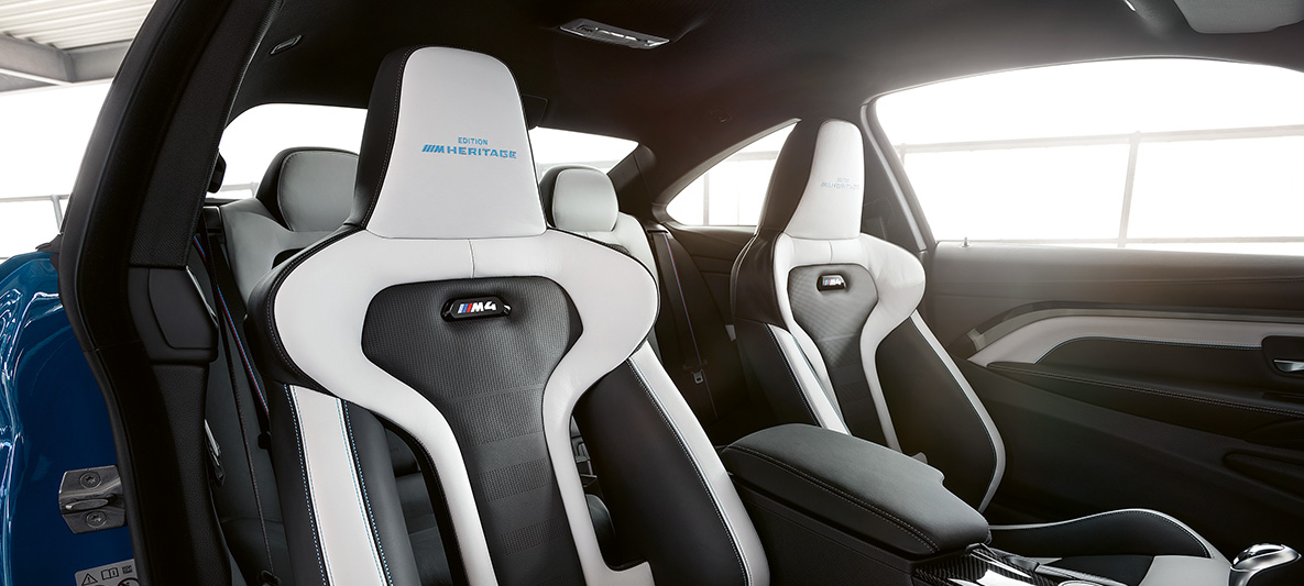BMW M4 Coupé, M Heritage Edition M Sportsitze in Bicolor Silverstone / Schwarz mit Kontrastnähten in Blau BMW M4 Coupé, M Heritage Edition, Sonderedition, M Sportsitze in Bicolor Silverstone / Schwarz mit Kontrastnähten in Blau
