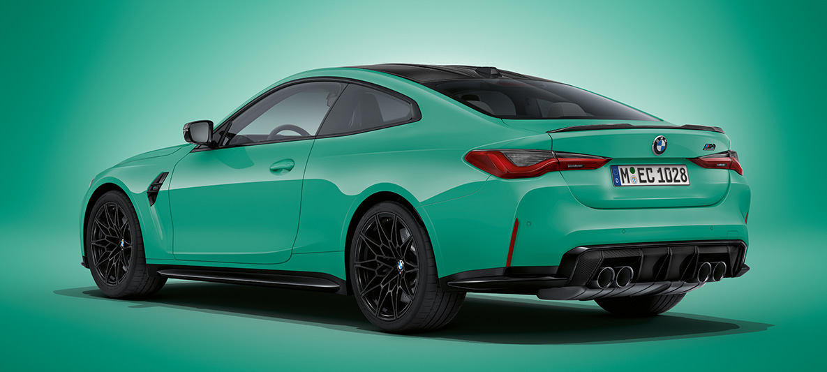 BMW M4 Coupé BMW Individual Mint metallic G82 2021 Dreiviertel-Heckansicht stehend BMW M4 Coupé BMW Individual Mint metallic G82 2021 Dreiviertel-Heckansicht stehend