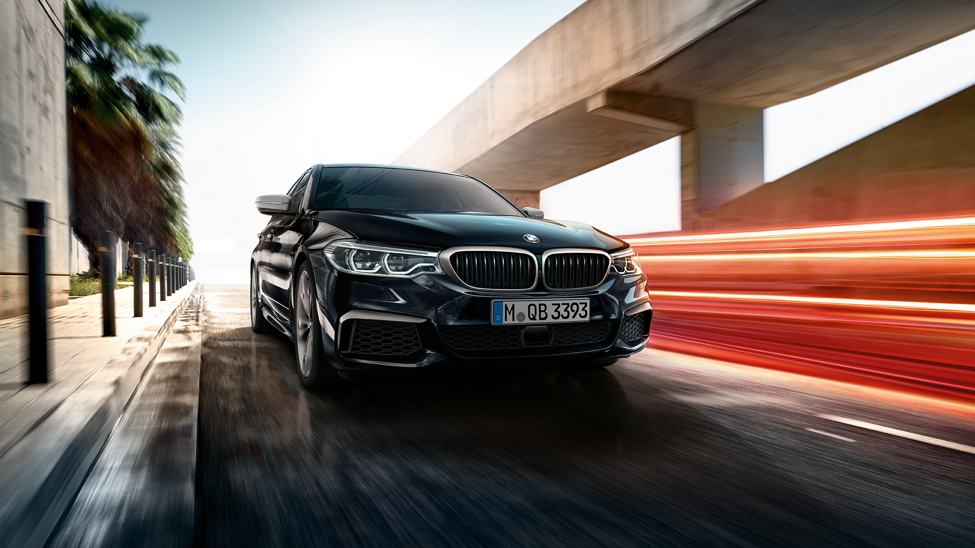 Design extérieur. BMW M550i et BMW M550d, vue de trois quarts avant.