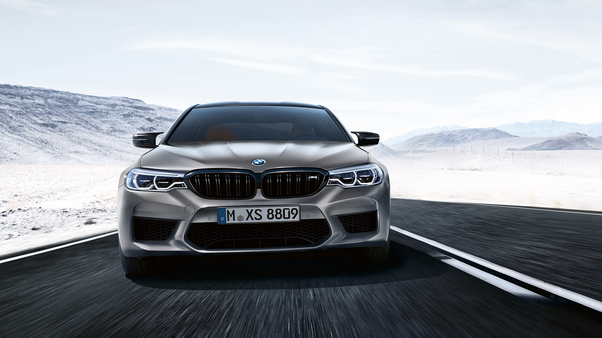 Design de la partie avant. Design de la BMW M5 Competition, vue de face.
