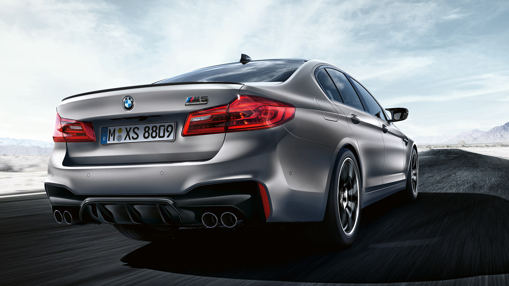 Feux arrière à LED. Design de la BMW M 5 Competition, vue de trois quarts arrière.