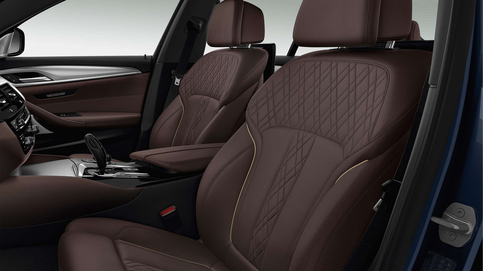 Garnissage. Design de l’habitacle de la BMW M550i et de la BMW M550d.