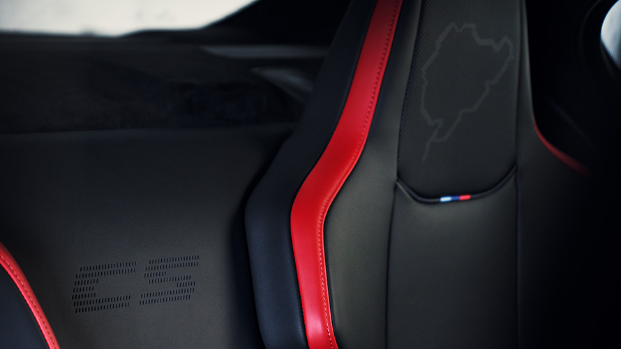 BMW M5 CS F90 2021 Innenraum M Carbon Schalensitz mit beleuchtetem M5 Logo und Nürburgring-Silhouette