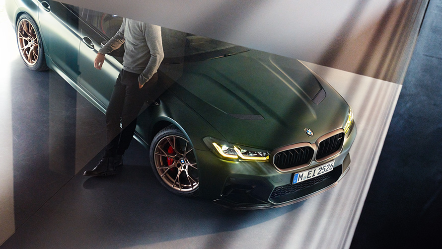BMW M5 CS F90 2021 Frozen Deep Green metallic, vue en plongée BMW M5 CS F90 2021 Frozen Deep Green metallic, vue en plongée