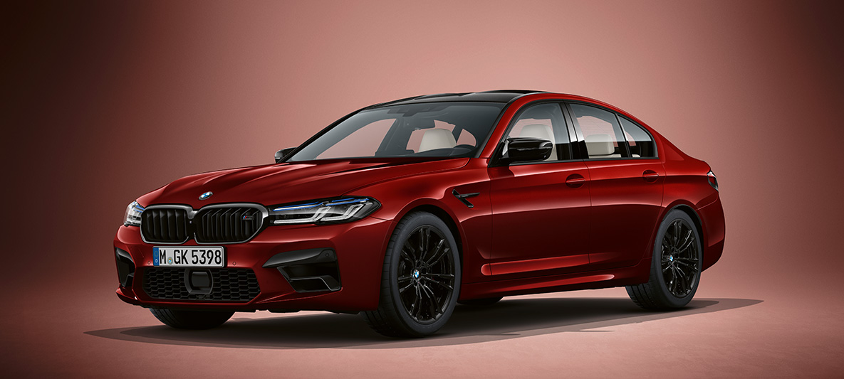 BMW Individual BMW M5 Berline F90 2020 Aventurinrot metallic BMW Individual BMW M5 Berline F90 LCI restylage 2020 Aventurinrot metallic vue de trois quarts avant