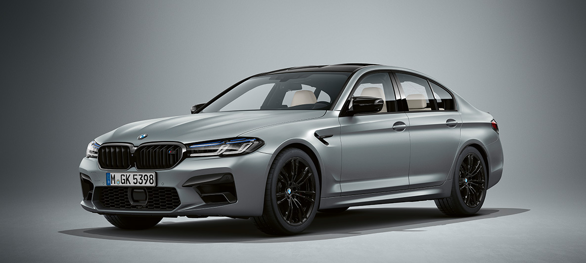 BMW Individual BMW M5 Berline F90 2020 Frozen Bluestone metallic BMW Individual BMW M5 Berline F90 LCI restylage 2020 Frozen Bluestone metallic vue de trois quarts avant
