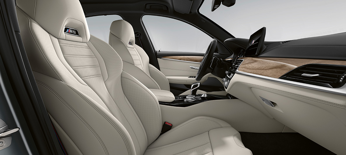 BMW Individual BMW M5 Berline F90 2020 équipement tout cuir BMW Individual Merino Rauchweiß/Schwarz BMW Individual BMW M5 Berline F90 LCI restylage 2020 équipement tout cuir BMW Individual Merino Rauchweiß/Schwarz intérieur