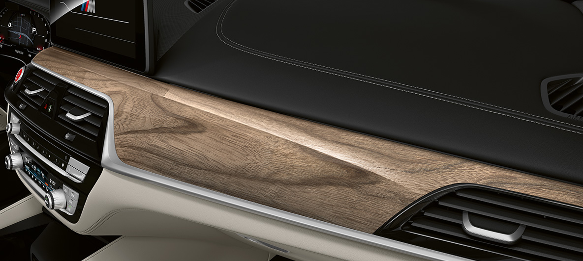 BMW Individual BMW M5 Berline F90 2020 inserts de décoration BMW Individual en bois noble Sen Hellbraun BMW Individual BMW M5 Berline F90 LCI restylage 2020 inserts de décoration BMW Individual en bois noble Sen Hellbraun intérieur