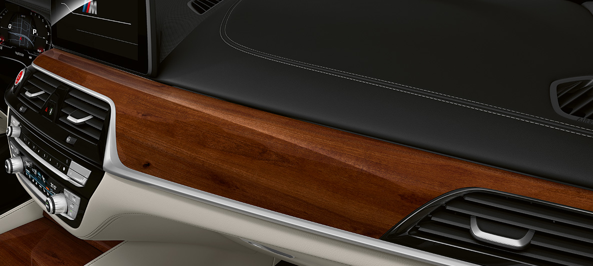 BMW Individual BMW M5 Berline F90 2020 inserts de décoration BMW Individual en Zwetschge braun hochglänzend avec incrustation en Perlglanz Chrom BMW Individual BMW M5 Berline F90 LCI restylage 2020 inserts de décoration BMW Individual en Zwetschge braun hochglänzend avec incrustation en Perlglanz Chrom