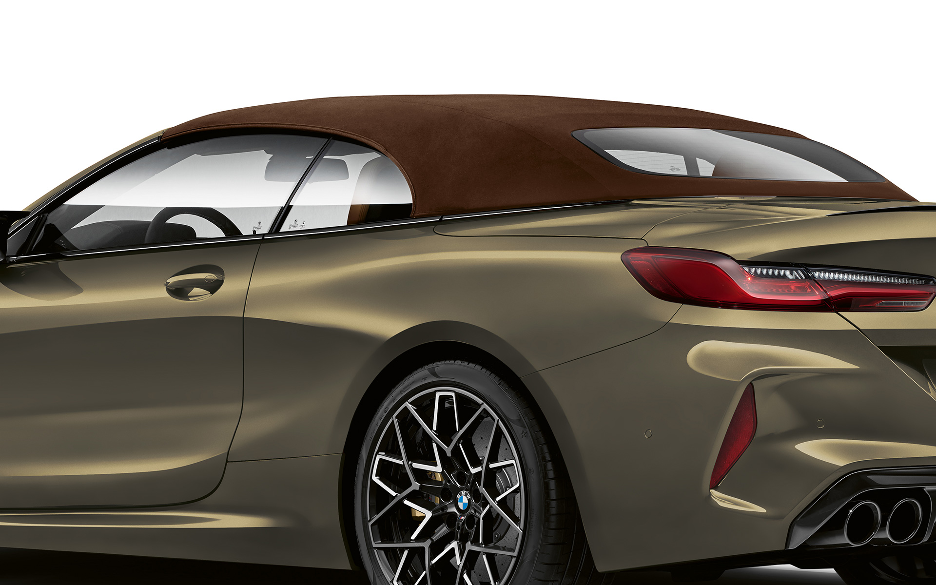 BMW M8 Competition Cabrio F91 LCI Facelift 2022 BMW Individual Brass metallic Dreiviertel-Heckansicht 