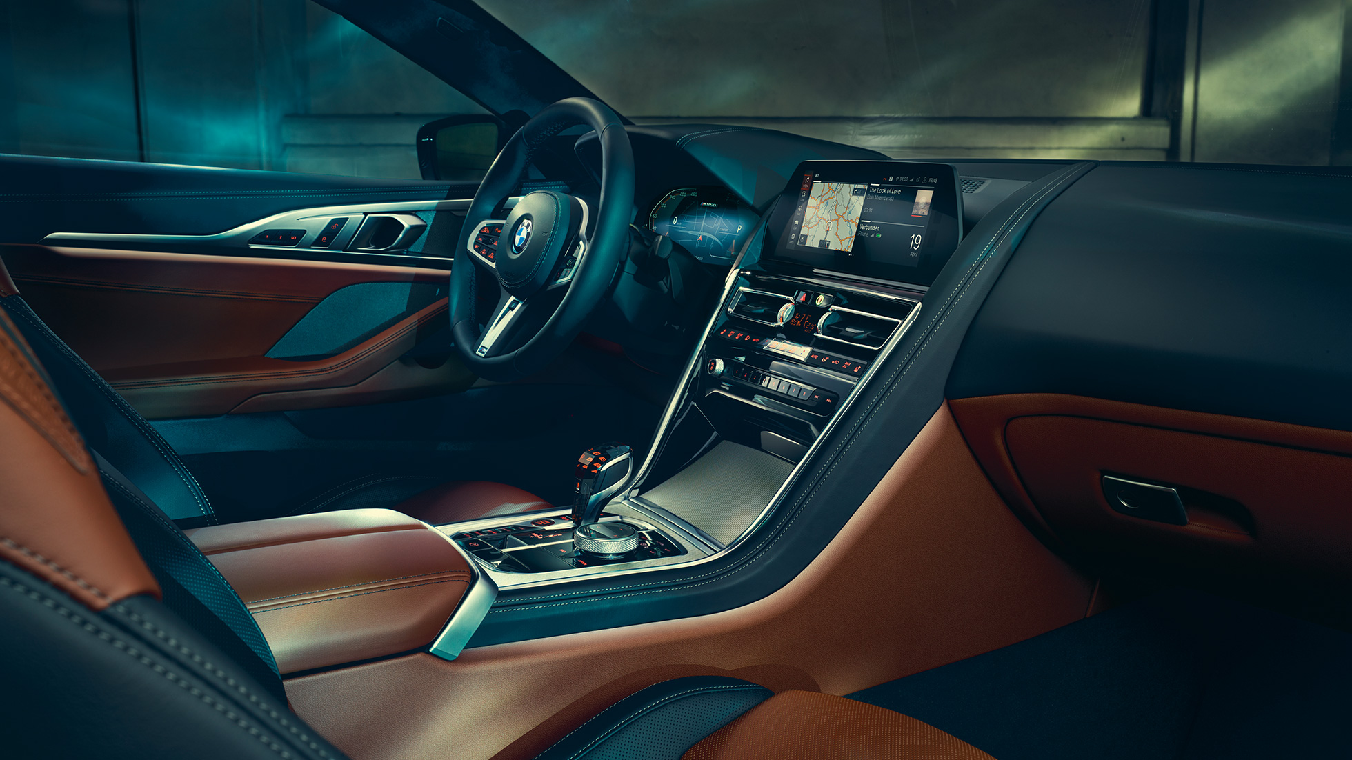 BMW M850i xDrive Coupé, Cockpit. G15 BMW M850i xDrive Coupé, Cockpit mit BMW Live Cockpit Professional und M Lederlenkrad. G15