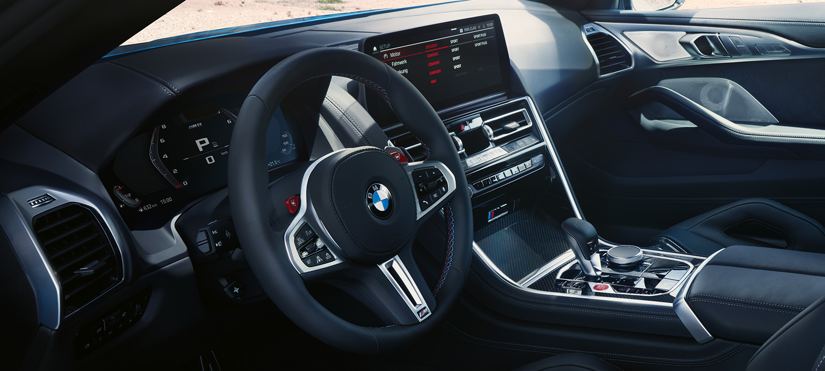 M Lederlenkrad BMW M8 Competition Coupé F92 LCI Facelift 2022 Cockpit BMW M8 Competition Coupé F92 LCI Facelift 2022 Cockpit Control Display M Lederlenkrad