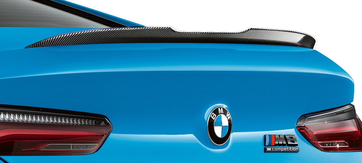 Heckspoiler Carbon M Carbon Exterieurpaket BMW M8 Competition Coupé F92 LCI Facelift 2022 Daytona Beach Blau uni BMW M8 Competition Coupé F92 LCI Facelift 2022 Daytona Beach Blau uni M Carbon Exterieurpaket Heckspoiler Carbon Nahaufnahme