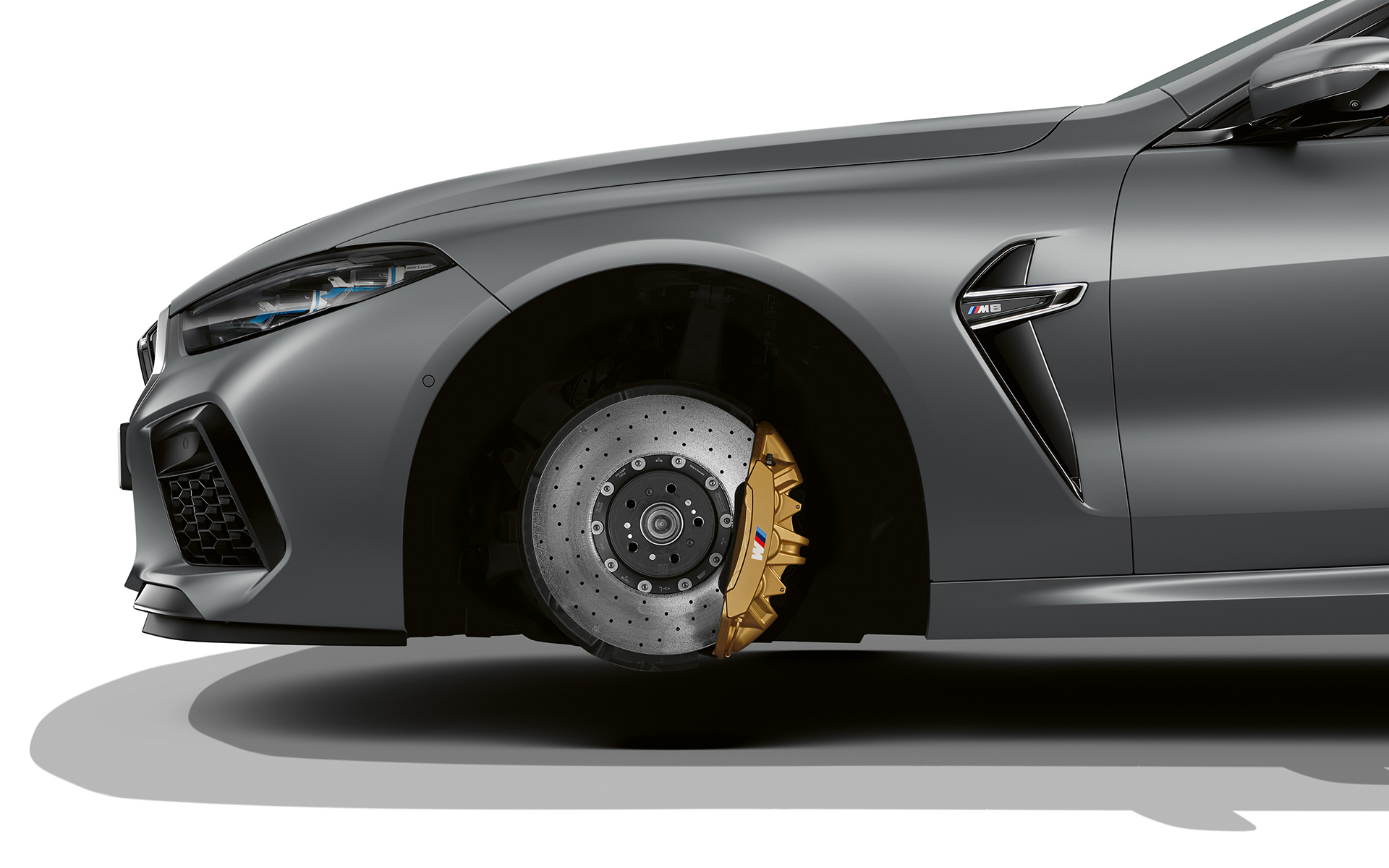 Freins M en carbone-céramique BMW M8 Gran Coupé F93 LCI restylage 2022 BMW M8 Gran Coupé F93 LCI restylage 2022 BMW Individual Frozen Pure Grey metallic freins en carbone-céramique