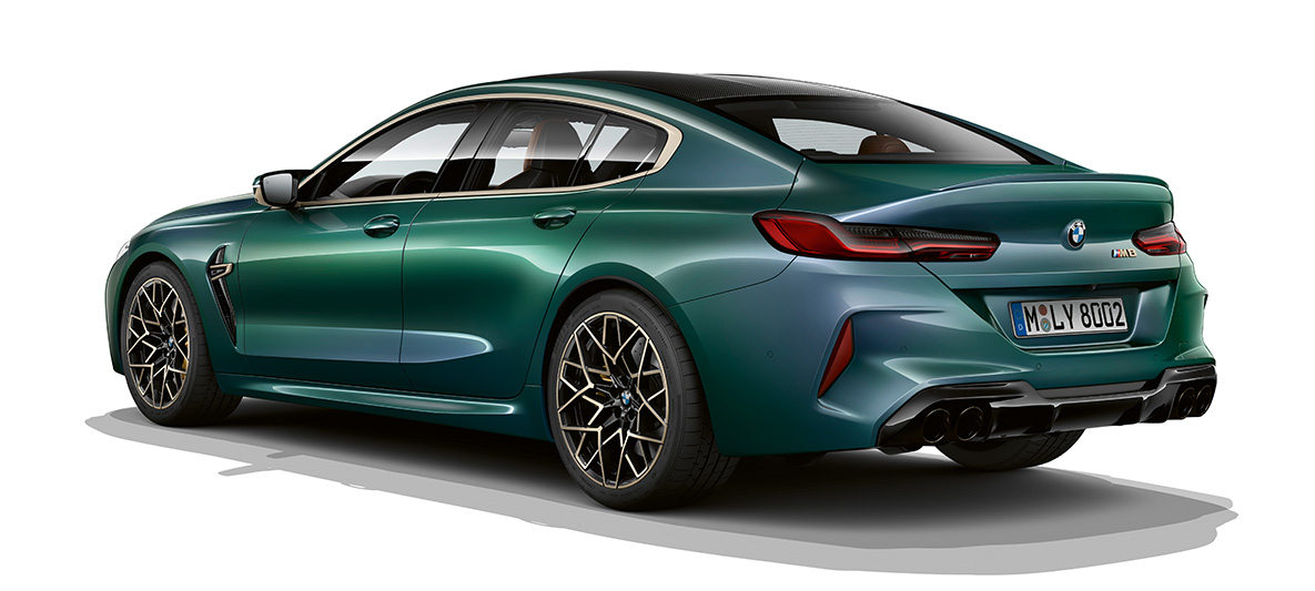 BMW M8 Gran Coupé First Edition Dreiviertel-Heckansicht BMW M8 Gran Coupé First Edition F93 2020 BMW Individual Aurora Diamond Green metallic Dreiviertel- Heckansicht