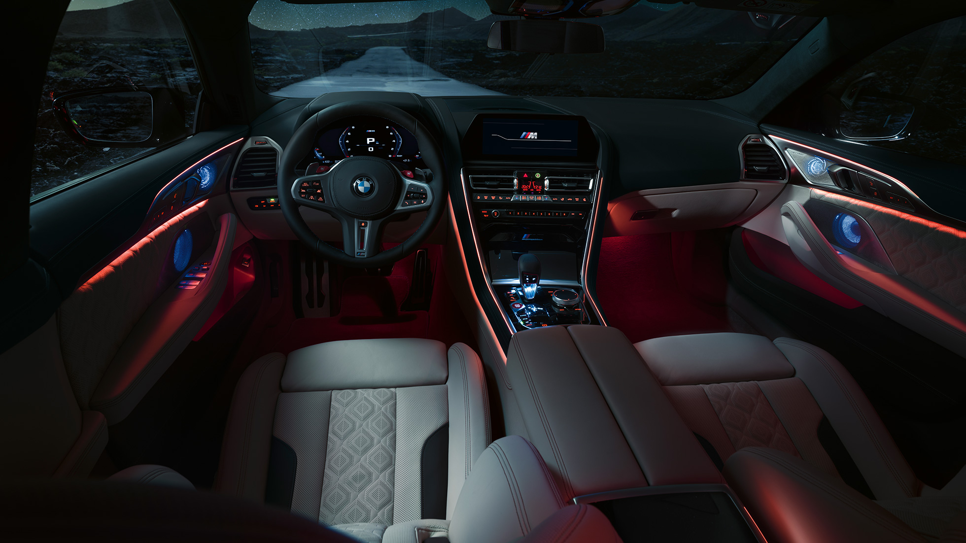 BMW M8 Competition Gran Coupé Interieur F93 BMW M8 Competition Gran Coupé mit M Sportsitzen F93 2020 Interieur