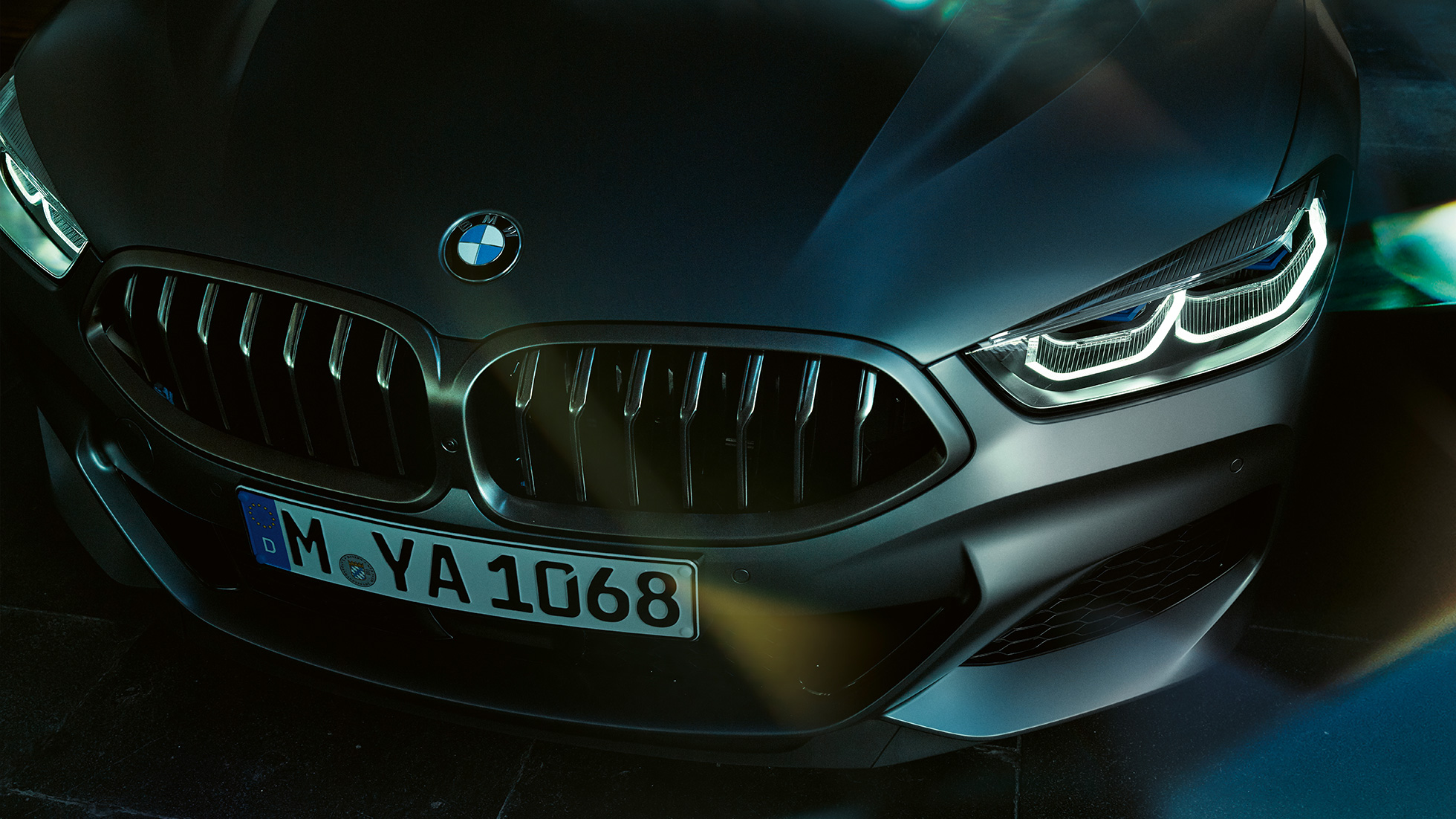 Doppelniere BMW M850i xDrive Gran Coupé G16 Doppelniere BMW M850i xDrive Gran Coupé G16 2019 BMW Individual Frozen Bluestone metallic Nahaufnahme Front