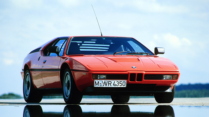BMW M1 E26 Dreiviertel-Frontansicht stehend BMW M Modelle BMW M1 E26 Dreiviertel-Frontansicht stehend