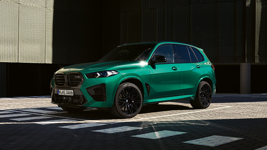BMW X5 M F95 Dreiviertel-Heckansicht stehend BMW M Modelle BMW X5 M F95 Dreiviertel-Heckansicht stehend