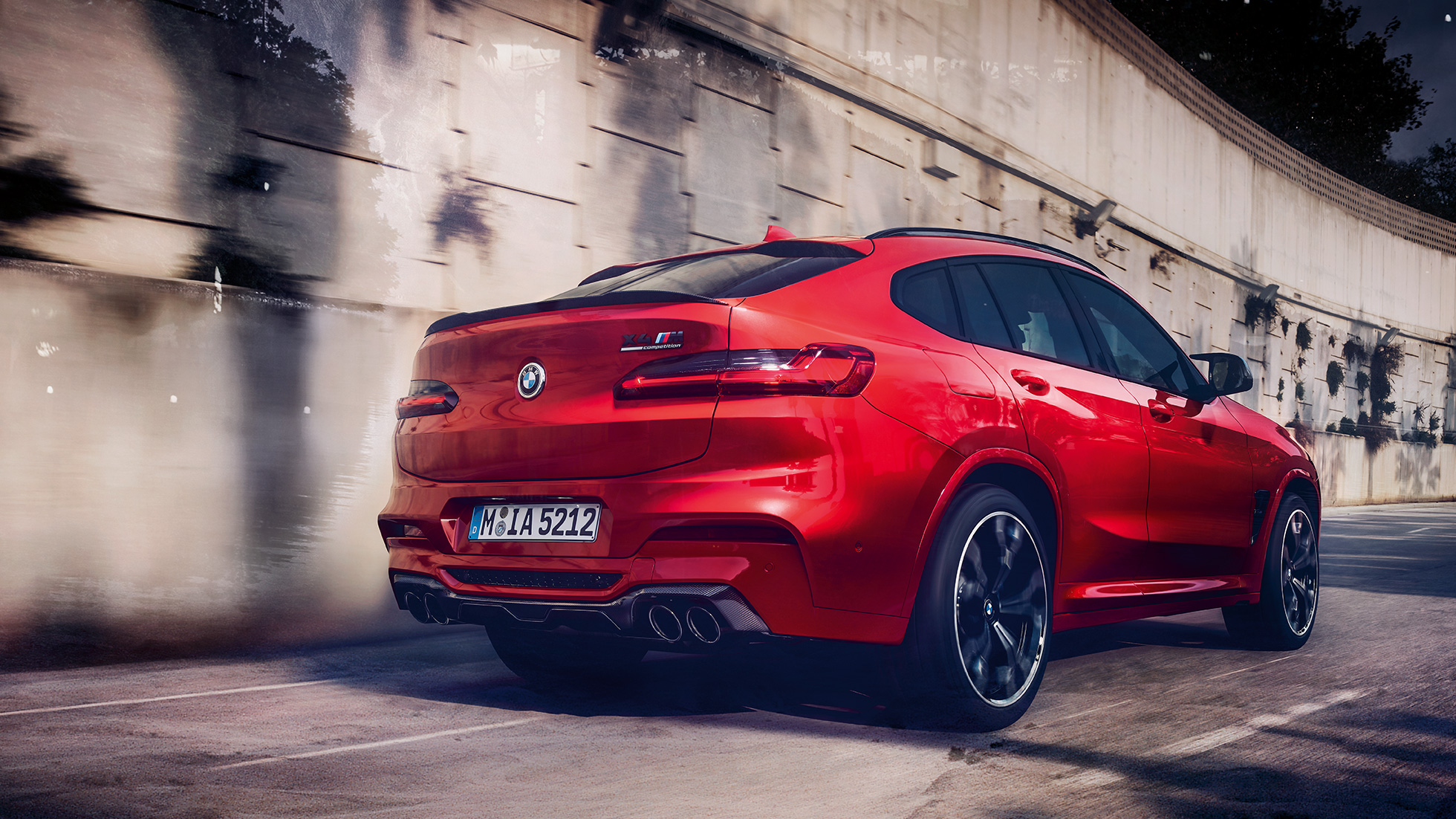 BMW X4 M Competition, Spiegelkappen aus Carbon. BMW X4 M Competition in Toronto Rot metallic, Exterieur, M Carbon Exterieurpaket, Spiegelkappen aus Carbon.