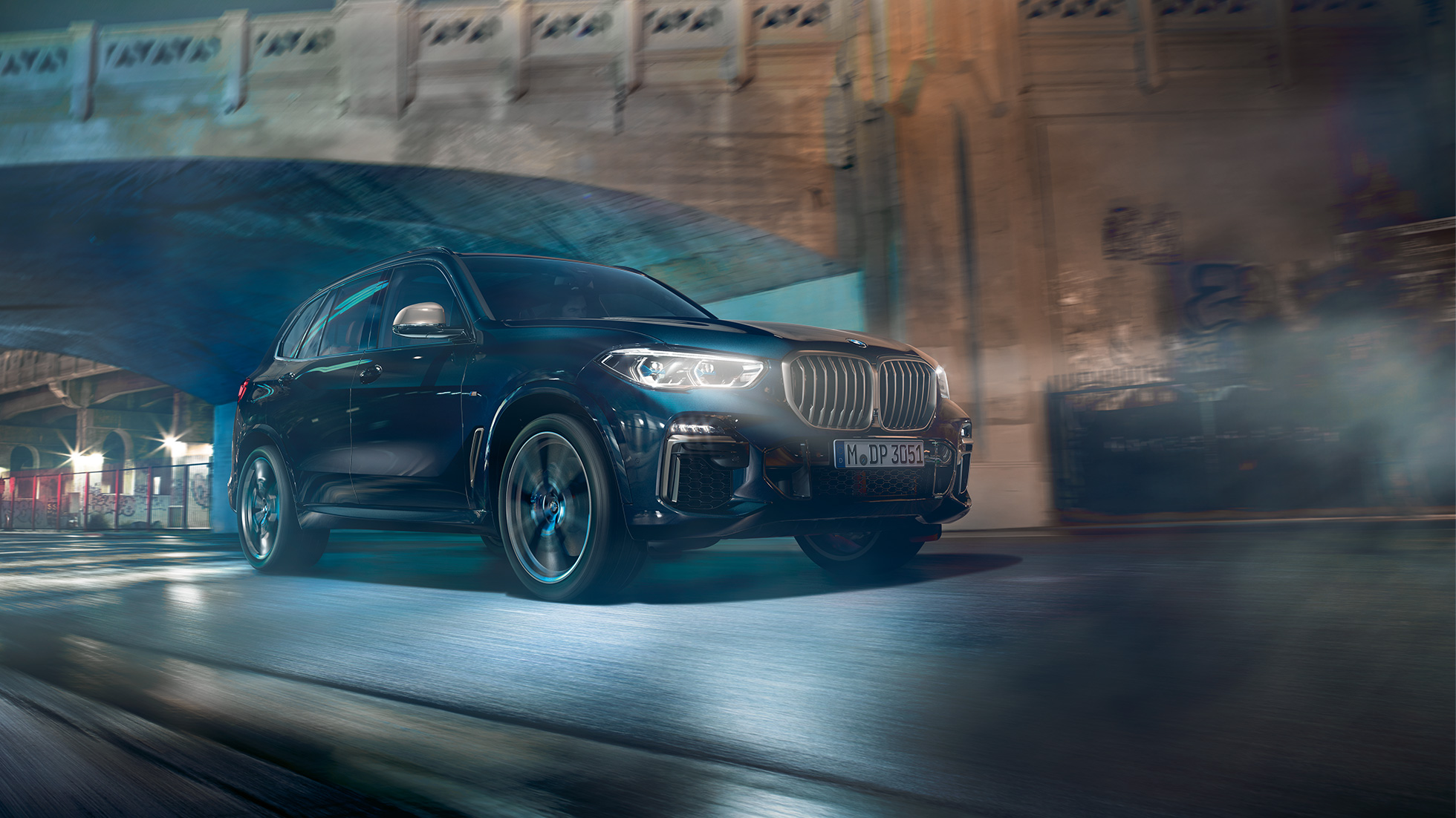 BMW X5 M50i mit M TwinPower Turbo 8-Zylinder Benzinmotor G05 BMW X5 M50i mit M TwinPower Turbo 8-Zylinder Benzinmotor G05 Carbonschwarz metallic Dreiviertel-Seitenansicht