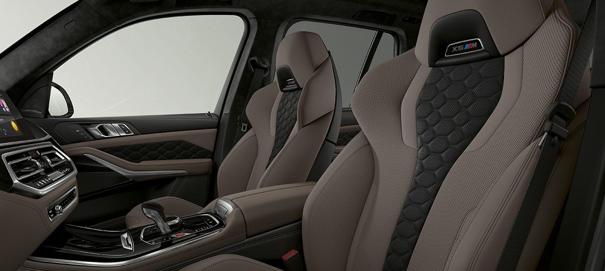 M Multifunktionssitze BMW X5 M F95 M Multifunktionssitze mit X5 M Logo BMW X5 M F95 2020 SUV Interieur