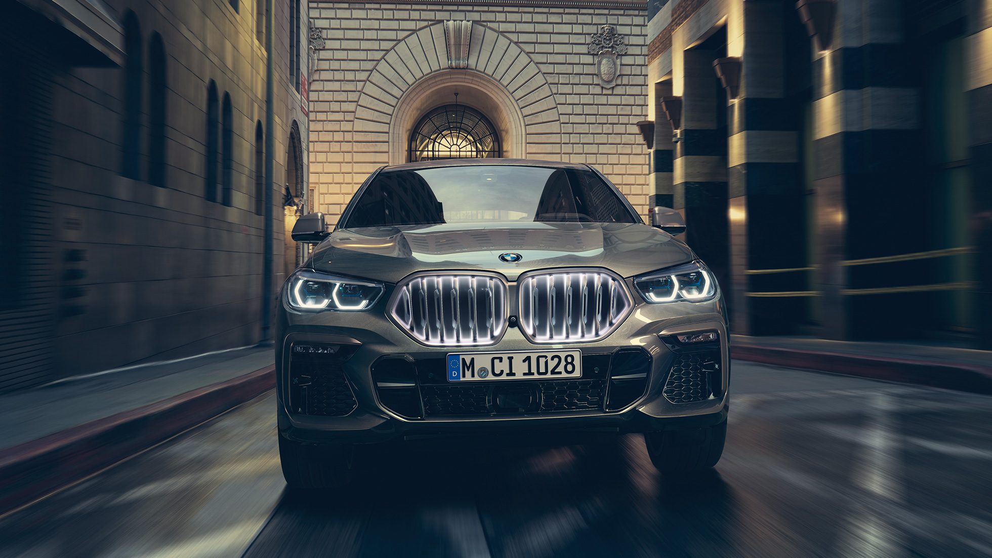 BMW X6 M50d SUV mit M TwinPower Turbo 6-Zylinder Dieselmotor G06 BMW X6 M50d SUV mit M TwinPower Turbo 6-Zylinder Dieselmotor G06 Manhattan metallic Frontansicht