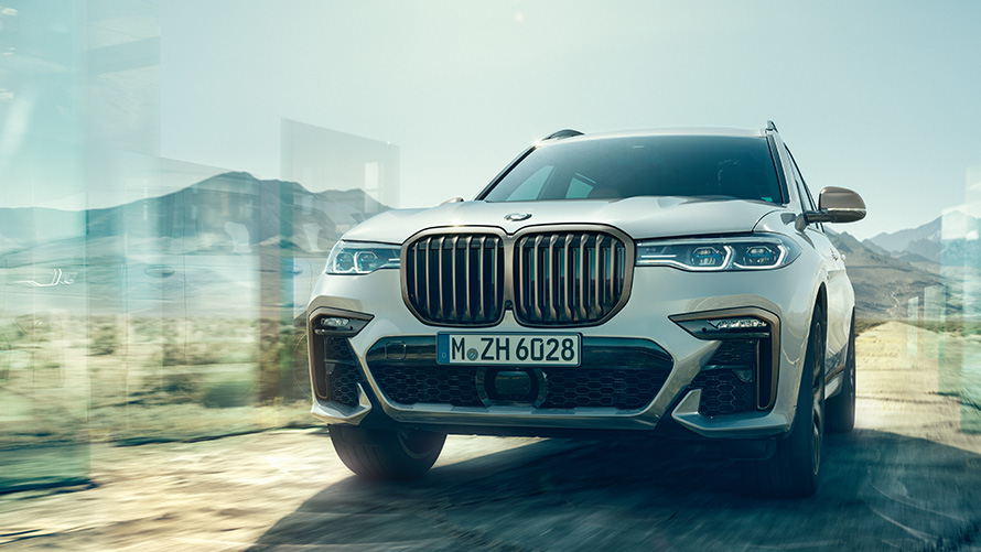 BMW X7 M en Mineralweiß, à l’arrêt, vue avant, G07, 2019