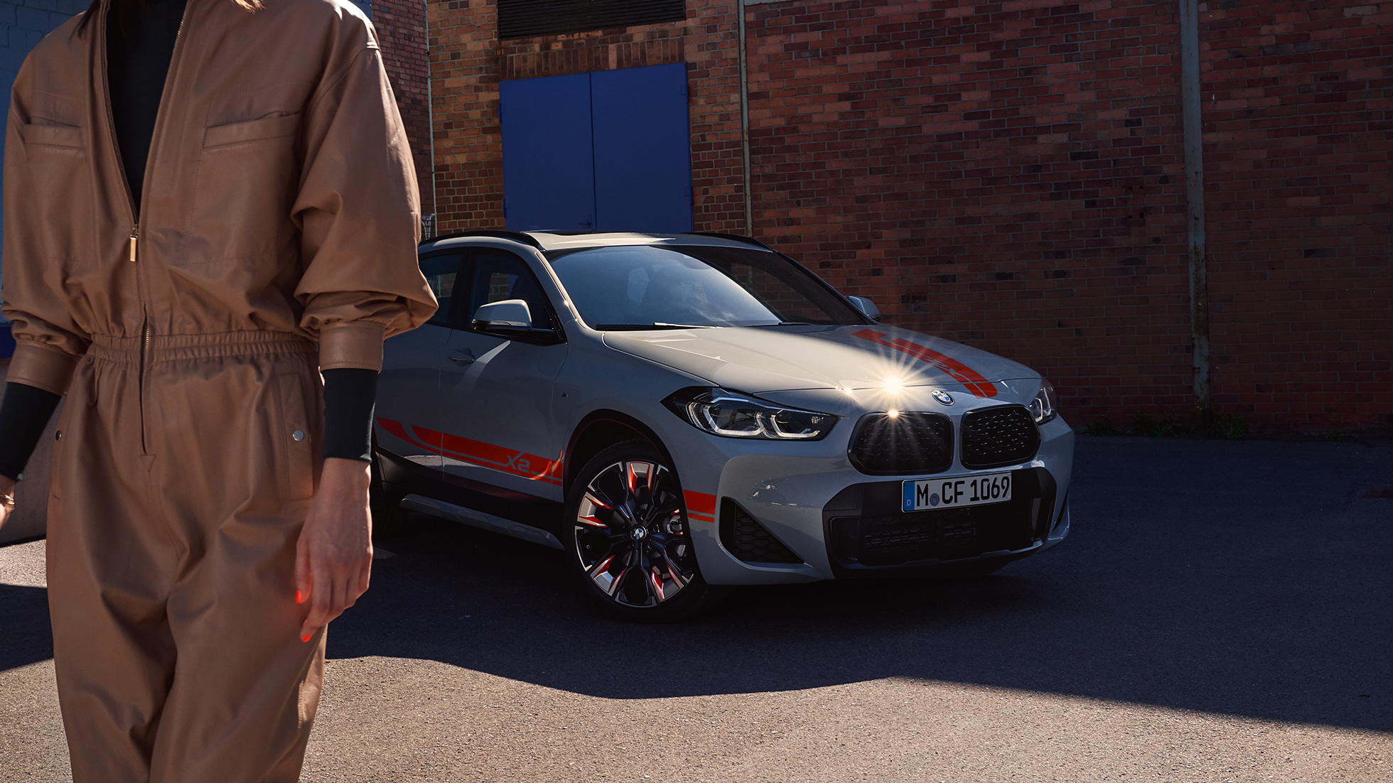 Doppelniere BMW X2 F39 BMW X2 2020 F39 Brooklyn Grau Dreiviertel Frontansicht Doppelniere